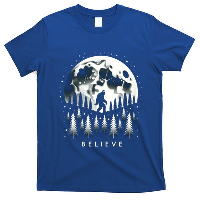 Santa Bigfoot Christmas Rock Roll Sasquatch Believe Xmas Gift T-Shirt