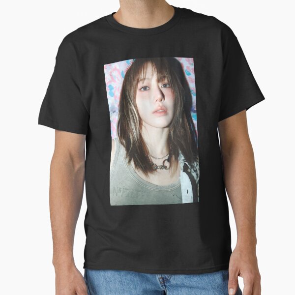 SAKURA of LE SSERAFIM (KPOP) Classic T-Shirt