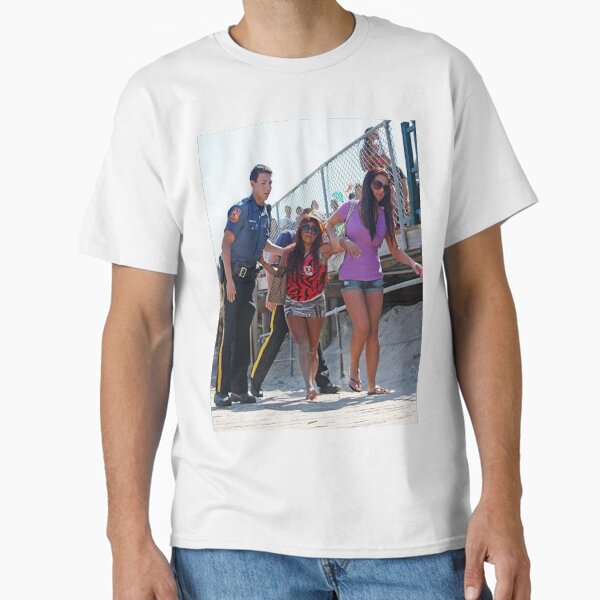 Snooki getting arrested on the beach Classic T-Shirt