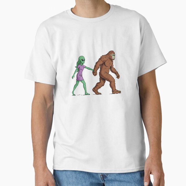 Alien and Sasquatch Love Classic T-Shirt