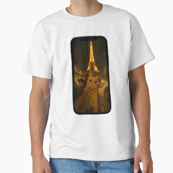 Funny Cats Taking Selfie in Paris (Eiffel Tower) at Night Classic T-Shirt
