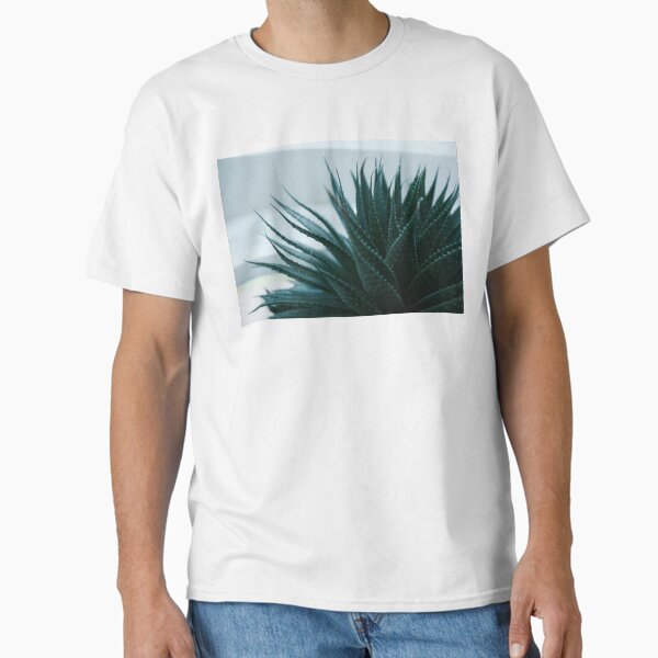 Dark Green Succulent - Minimalist Plant Classic T-Shirt