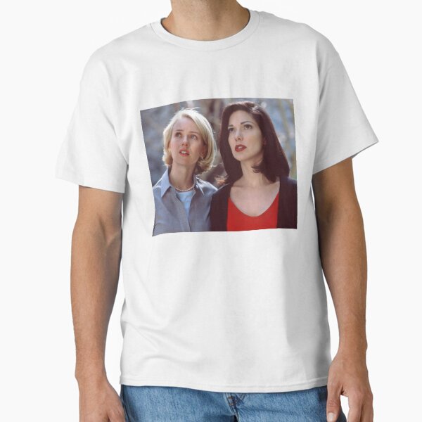 Mulholland Drive Poster – Naomi Watts & Laura Harring as Betty and Rita – Surreal Mystery Romance Print Classic T-Shirt