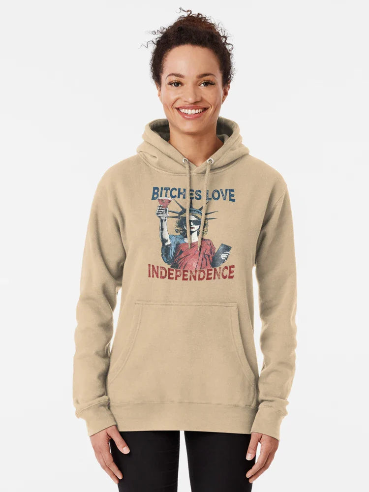 Retro 4th Of July Shirt, Bitches Love Independence  Classic T-Shirt