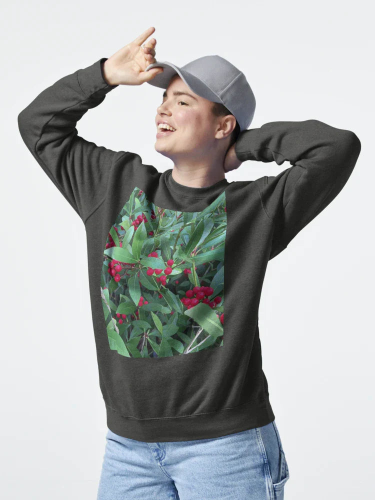 Winter Berries – Skimmia Botanical Art by Petalography Classic T-Shirt