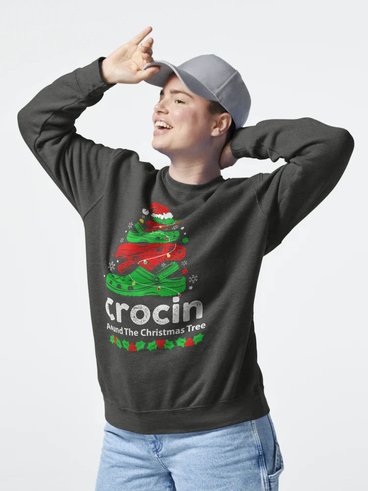 Crocin around the Christmas tree Classic T-Shirt