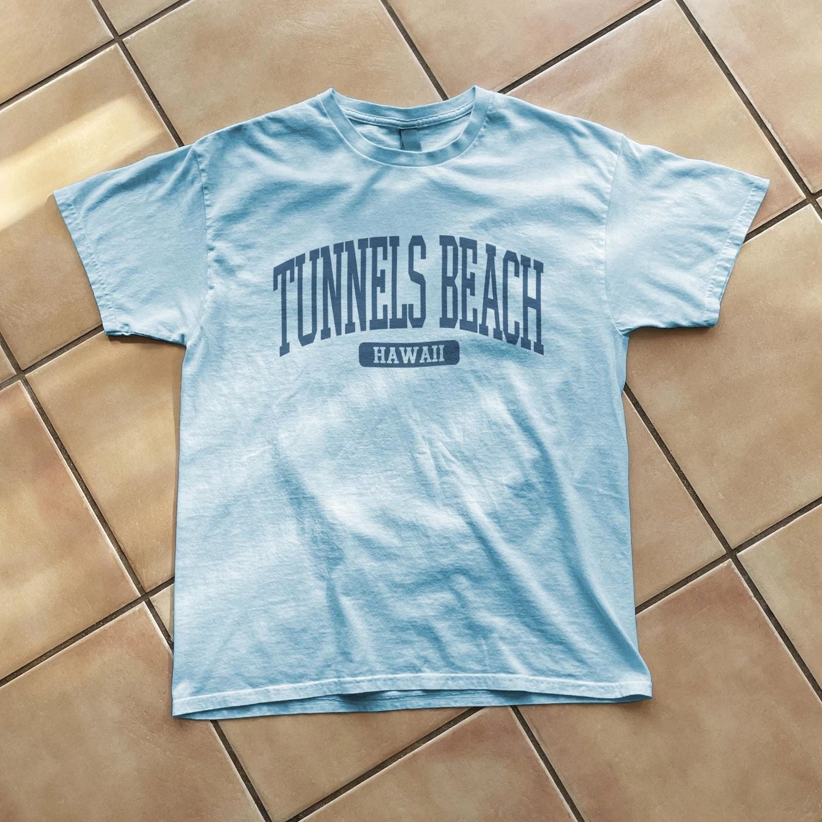 Tunnels Beach Hawaii Souvenir Simple Summer Aesthetic T-Shirt Light Blue